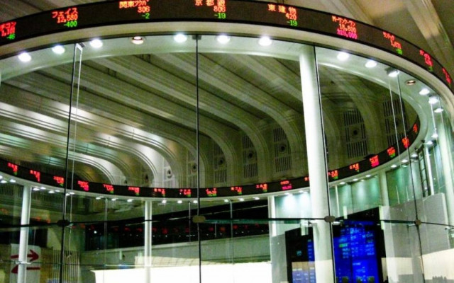 Με πτώση ξεκίνησε ο Nikkei στο Τόκιο λόγω... Κάτω Βουλής