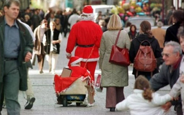 Στις 13 Δεκεμβρίου ξεκινά το εορταστικό ωράριο καταστημάτων