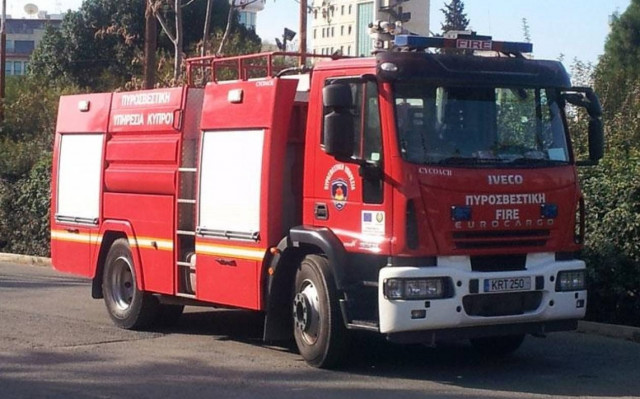 Φωτιά σε εργαστήριο με εύφλεκτα υλικά στου Ρέντη