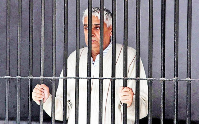 Έβαλε την κόρη του να καταπιεί 104 κάψουλες με κοκαΐνη!