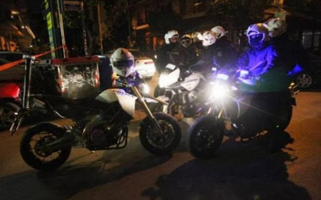 Πυρά κατά αστυνομικών στη Νέα Ιωνία