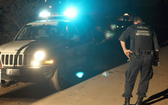 Συνελήφθησαν τρεις διακινητές και μία μετανάστρια