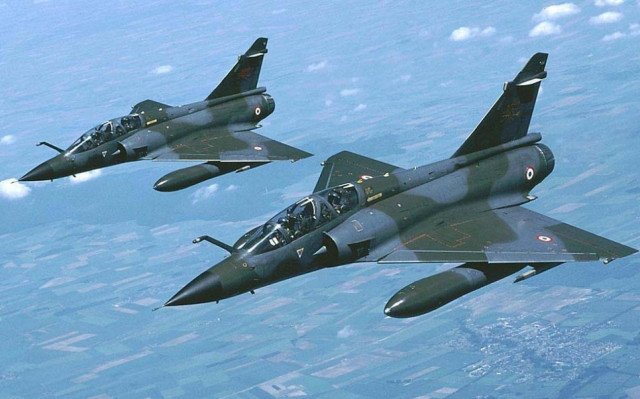 Γαλλικές… ενισχύσεις στον πόλεμο κατά του Ισλαμικού Κράτους