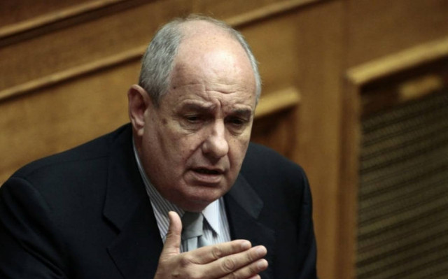 Κουίκ: Ντροπή τους που δεν παραδίδουν την έδρα τους...