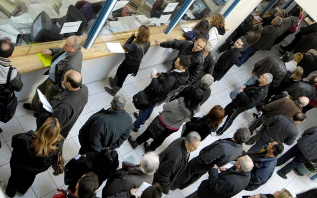 Ρεκόρ αιτήσεων για τις 100 δόσεις