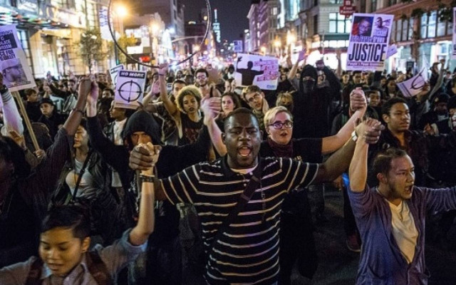 Στους δρόμους για το Φέργκιουσον όλη η Αμερική