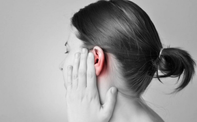 Πόνος στο αυτί: Τι τον προκαλεί και πώς αντιμετωπίζεται