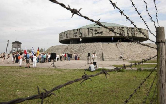 Έκλεψαν παπούτσια από πρώην ναζιστικό στρατόπεδο (pics)