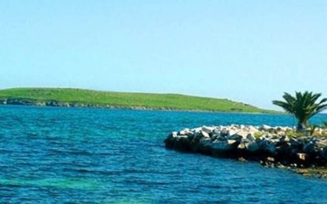 Η Μικρή Λέσβος στο... σφυρί σε τιμή ευκαιρίας!