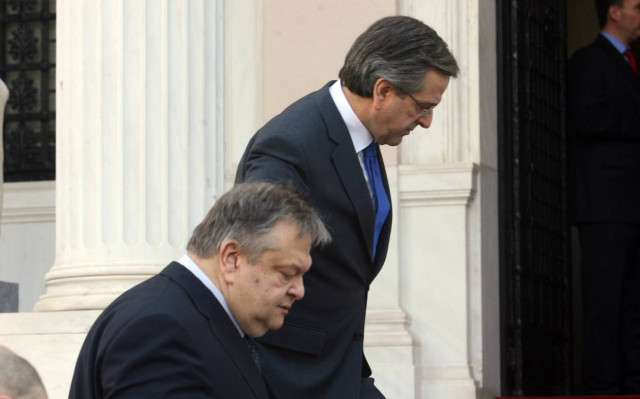 Ικέτες τώρα αυτοί οι οποίοι... έσκιζαν τα μνημόνια!