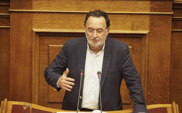 Λαφαζάνης: Η κυβέρνηση δίνει γη και ύδωρ στους πιστωτές