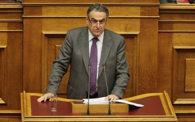 Ο Αθανασίου δεν «βλέπει» αργυρώνητους στη Βουλή