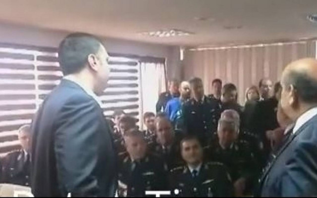 Εκνευρισμένος ο Κικίλιας στην Πάτρα (vid)