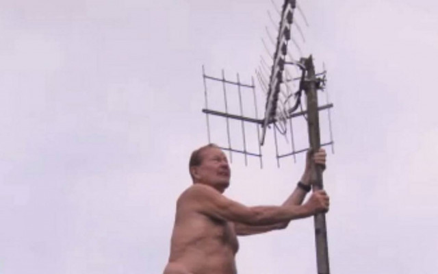 Βρετανία: Το «μυστικό» χωριό των γυμνιστών (pics)