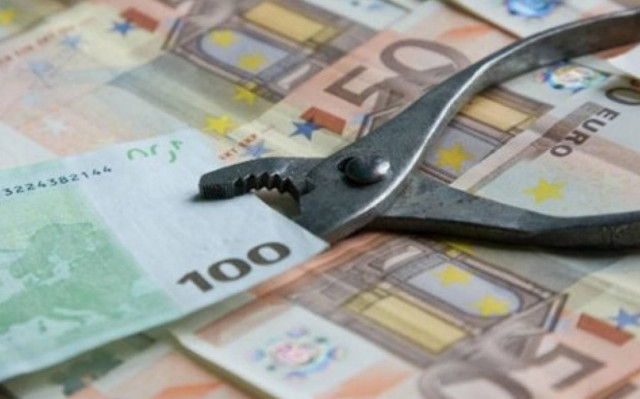 Δίνουν τα όρια ηλικίας, έρχονται οριζόντιες μειώσεις...