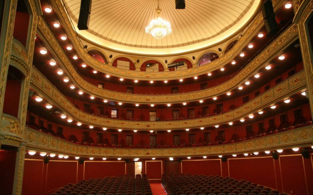 «Η Κοιλάδα των Εκπλήξεων» του Πήτερ Μπρουκ στον Πειραιά