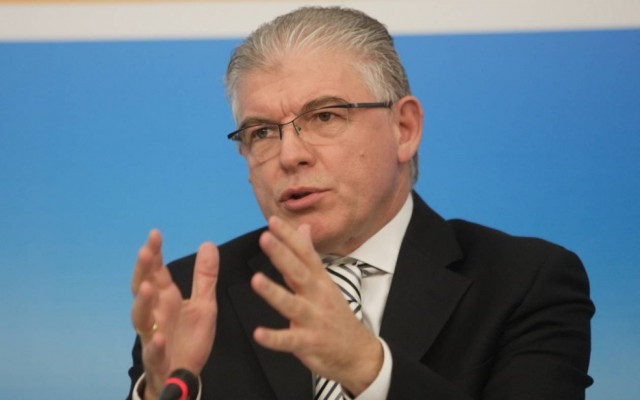 Τα «έβαλε» με τους μαθητές ο Λυκουρέντζος