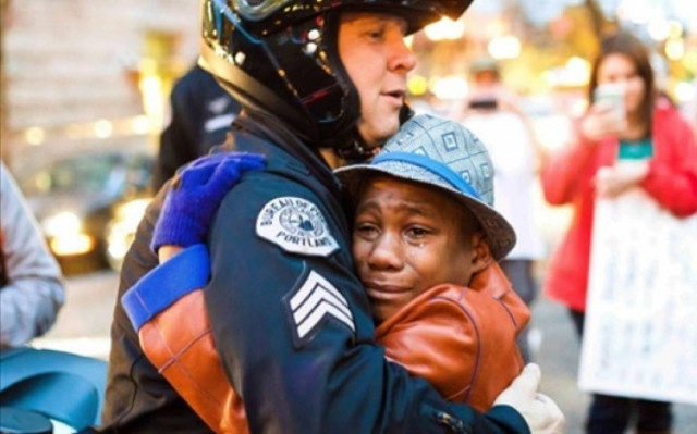 CNN: Η ιστορία της φωτογραφίας της χρονιάς