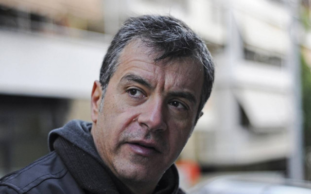 Potami party leader Theodorakis visits Defence ministry