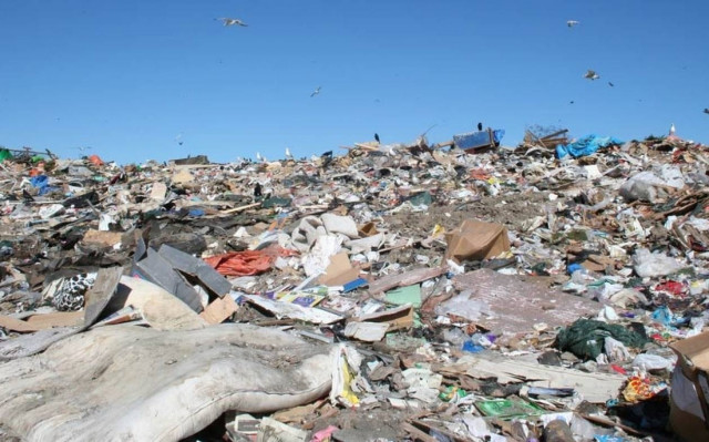 Βαριά «καμπάνα» στην Ελλάδα για τις παράνομες χωματερές