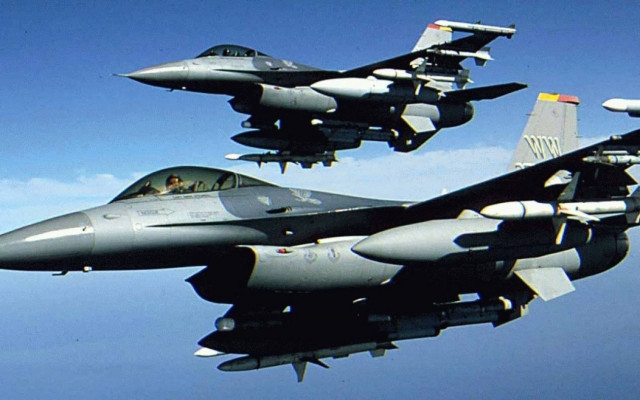 Οι πρώτες φωτογραφίες από τα συντρίμμια του F-16