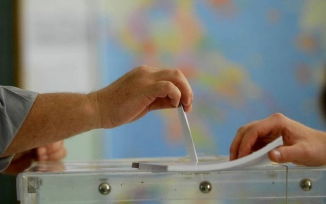 Νέα δημοσκόπηση: Μπροστά ο ΣΥΡΙΖΑ με 4,5%