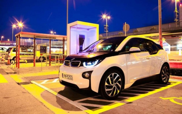 BMW: Φορτίστε το i3 δωρεάν