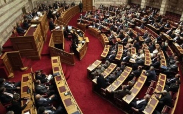 Έντονη αντιπαράθεση ανάμεσα σε Σταϊκούρα-Σταθάκη