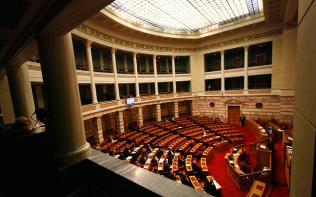 Το παρασκήνιο γύρω απ’ τις υπογραφές για «εθνική συνεννόηση»