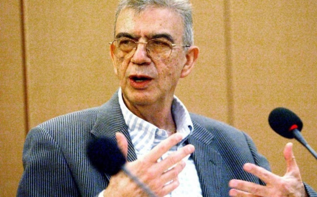 Νεκρός με χτυπήματα στο πρόσωπο ο Μένης Κουμανταρέας (pics)