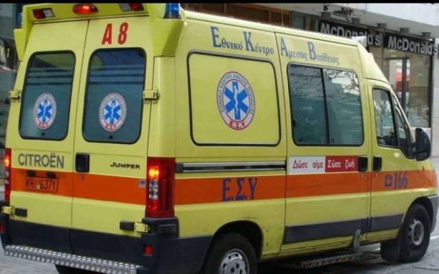 Σφοδρή μετωπική σύγκρουση αυτοκινήτων με θύμα οικογενειάρχη