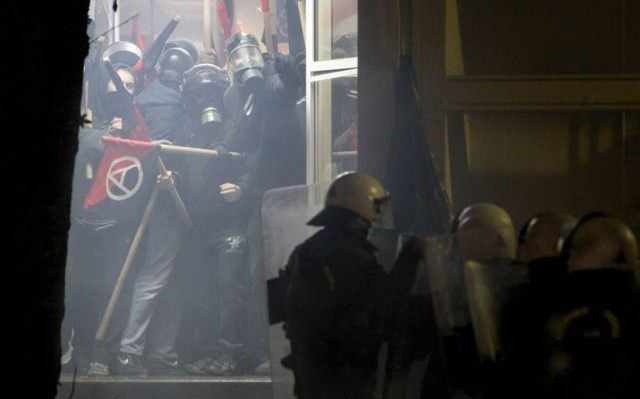 Θεσ/νίκη: Στον εισαγγελέα 17 συλληφθέντες για τα επεισόδια