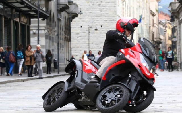 Quadro: Το τετράτροχο scooter