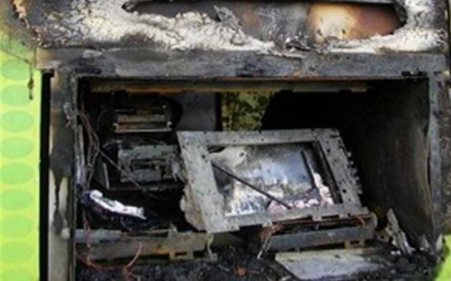 Εμπρηστικές επιθέσεις σε Άγιο Δημήτριο και Καλλιθέα