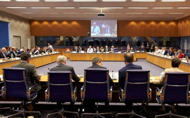 Με την πλάτη στον τοίχο η κυβέρνηση στο Eurogroup