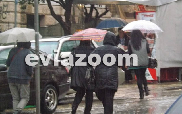 Ισχυρή κακοκαιρία πλήττει τη Χαλκίδα (pics-vid)