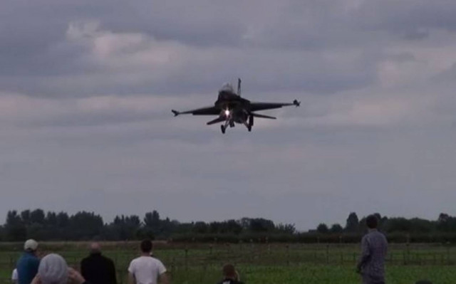 Μαχητικό F-16… ξύρισε τα κεφάλια Τούρκων!