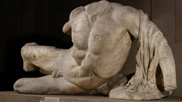 «Λανθασμένη η απόφαση δανεισμού του Θεού Ιλισσού»