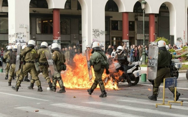 Αναβολή πήραν 10 από τους 17 συλληφθέντες για τα επεισόδια