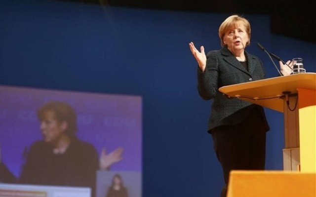 Μέρκελ: Η Ευρώπη να τηρήσει τους δημοσιονομικούς κανόνες