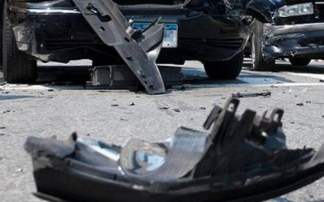 Σφοδρή σύγκρουση φορτηγών στη Θεσσαλονίκη