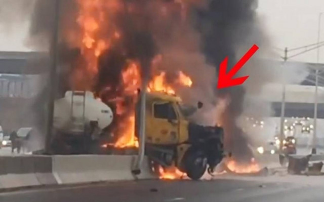 ΗΠΑ: Οδηγός δραπετεύει από φλεγόμενο αυτοκίνητο