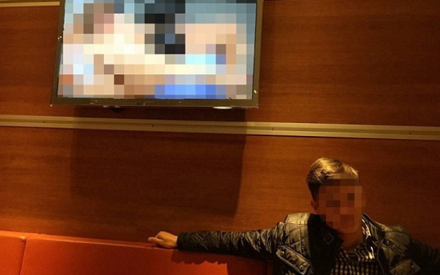 Εστιατόριο γρήγορου φαγητού έδειχνε... πορνό μέρα-μεσημέρι