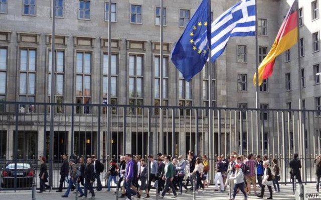 DW: Ενόψει της συνάντησης Σόιμπλε – Βενιζέλου