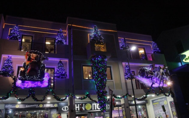 Ανοικτά τα καταστήματα την τελευταία Κυριακή του χρόνου