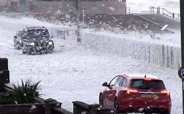 «Άφρισε» η πόλη, λόγω κακοκαιρίας