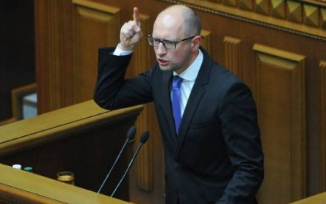 Γιατσένιουκ: Βοηθήστε να αποφύγουμε τη χρεοκοπία