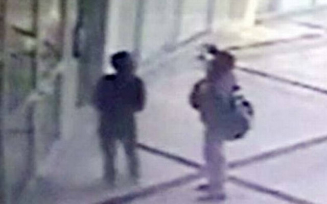 Δυο αγόρια λήστεψαν τράπεζα με... όπλα-παιχνίδια! (video)