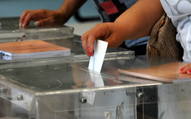 Νέα δημοσκόπηση: Μπροστά ο ΣΥΡΙΖΑ με 3,1%