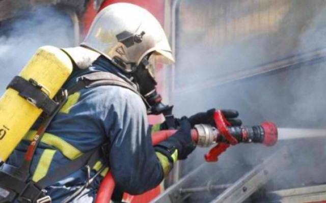 Πυρκαγιά σε εργοστάσιο στο Λαύριο